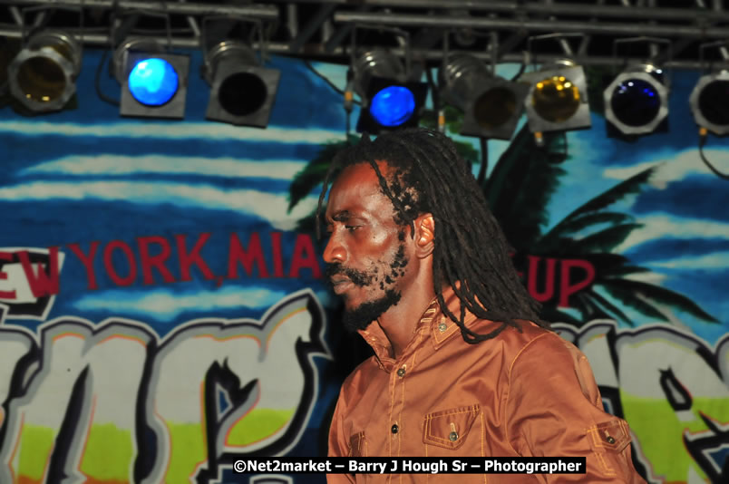 Minister of Tourism, Edmund Bartlett @ Jamaica Jazz and Blues Festival 2009 - Presented by Air Jamaica - Thursday, January 22, 2009 - Venue at the Aqueduct on Rose Hall Resort &amp; Country Club, Montego Bay, Jamaica - Thursday, January 22 - Saturday, January 24, 2009 - Photographs by Net2Market.com - Barry J. Hough Sr, Photographer/Photojournalist - Negril Travel Guide, Negril Jamaica WI - http://www.negriltravelguide.com - info@negriltravelguide.com...!